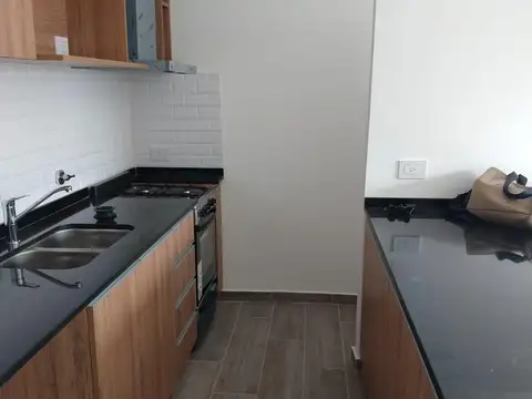 Departamento en alquiler 3 ambientes con cochera en Tigre Centro