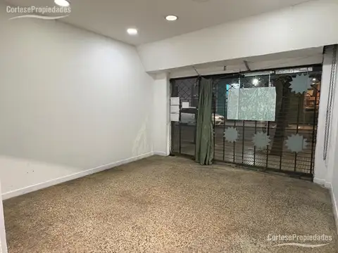 Local en Alquiler en Monserrat, $ 700.000