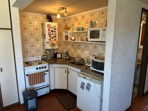 Departamento monoambiente al frente con balcón en Gesell