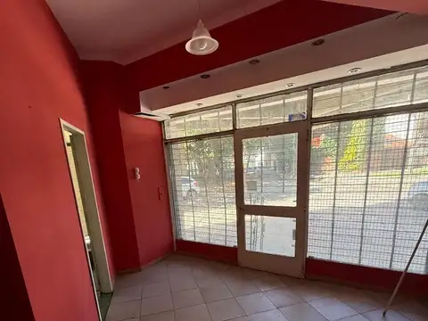 Local en Alquiler en Remedios De Escalada, $ 650.000