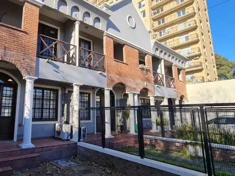 VENTA CASA TIPO TRIPLEX 4 AMBIENTES QUILMES CENTRO