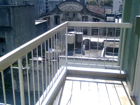 Mario Bravo 200, Piso 4