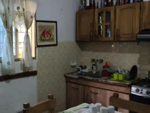 Casa 3 ambientes con 1 baño