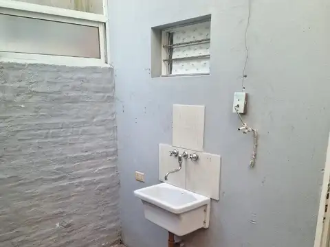 Depto Tipo Casa 2 ambientes con 1 baño