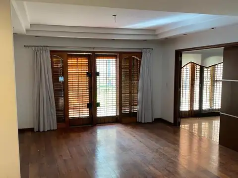 Casa en Venta en Villa Sarmiento, USD 490.000