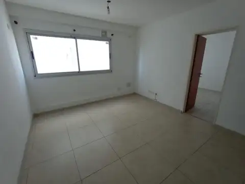 Departamento en Alquiler en Caseros, $ 460.000