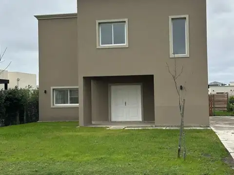 Casa en Santa Lucia, Pilar del Este. 4 ambientes