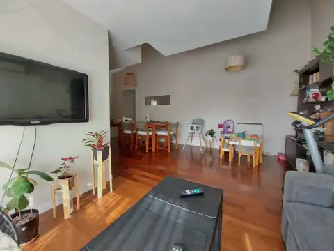 VENTA DEPTO 3 AMB Y DEPENDENCIA EN DUPLEX ACASSUSO