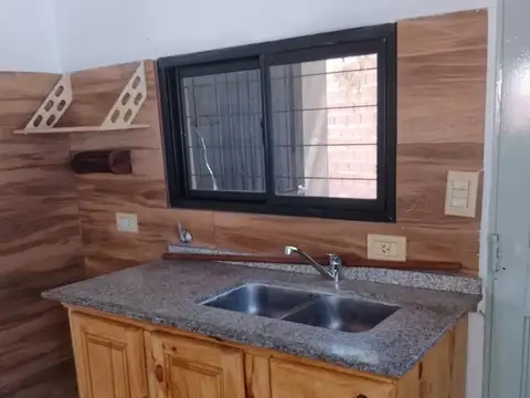 Casa en Alquiler con 2 cocheras