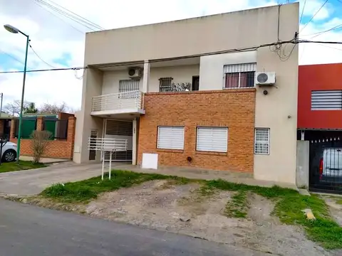 Departamento en Venta en Los Hornos [Cod: 1-7521625]