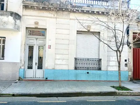 Venta de Casa 7 Ambientes en Boedo, Capital Federal- OPORTUNIDAD   LOTE 8.66 X 35 