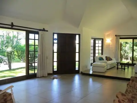 Casa en Alquiler Temporal en Punta del Este, USD 15.000