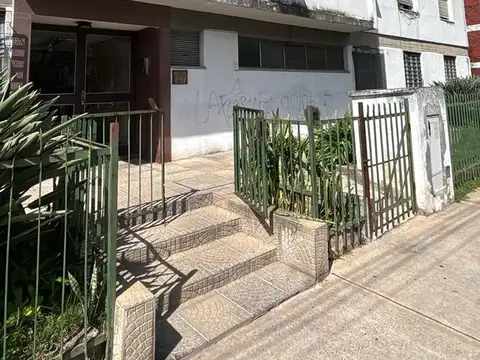 VENDE DEPARTAMENTO 3 AMBIENTES A RECICLAR EN SAAVEDRA
