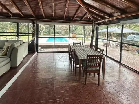 Casa en Venta con 2 cocheras