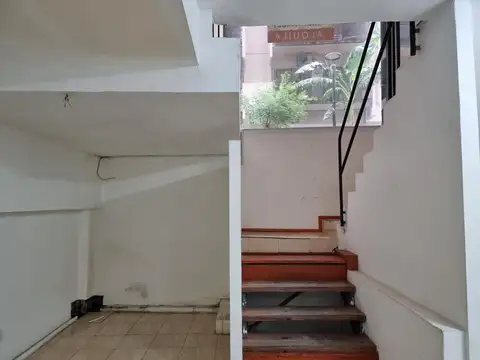 Local a la calle de 3 plantas en Retiro - Venta y Alquiler