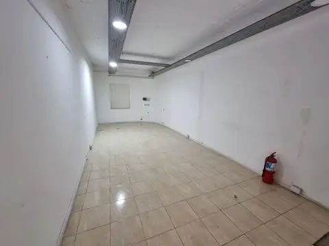Local en Alquiler en Retiro, $ 1.000.000
