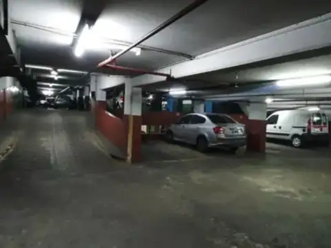 Viamonte 800 San Nicolás Cochera U$10.900