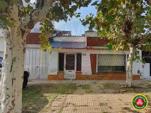 Venta - Casa - 3 Dormitorios - Garage - Patio - Galpon techo parabolico - Venta Directa !!!