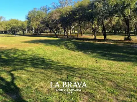 La brava Barrio & Chacras Golf "Más que un barrio, un estilo de vida: elegí La Brava."