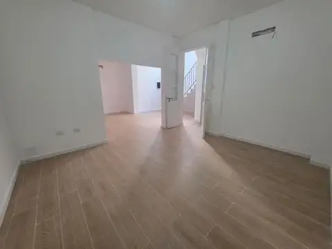 Depto Tipo Casa en Venta en Paternal, USD 167.000