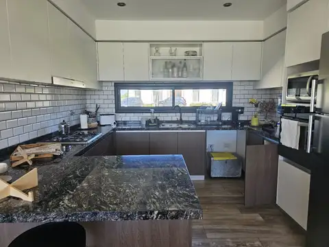 CASA EN ALQUILER SAN SEBASTIAN, AREA 9