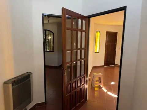 casa en alquiler - 1 planta - 2 dormitorios - jardin