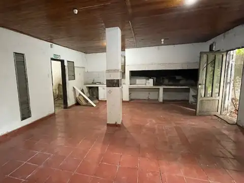Galpon en Venta en Tolosa, USD 185.000