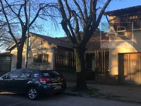 CASA DE DOS PLANTAS EN VENTA EN BELLA VISTA 