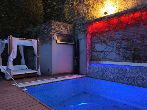 Casa en Venta - 4 Ambientes - Pileta y Parrilla - Parque Chacabuco