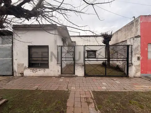 Casa/ Lote en venta en Ramos Mejia Sur. APTA CREDITO.