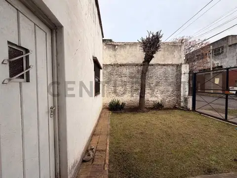 Casa/ Lote en venta en Ramos Mejia Sur. APTA CREDITO.