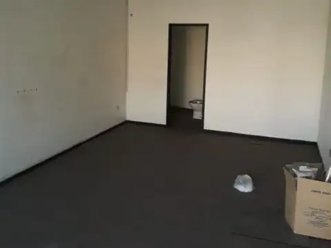 VENTA DE 3 LOCALES AL FRENTE
