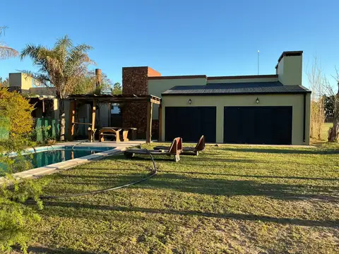CASA EN VENTA BARRIO PRIVADO, LOS NOGALES