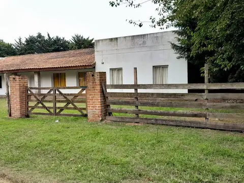 VENTA-CASA 4 AMB-LOTE 2400 M2-PILETA-CHASCOMÚS