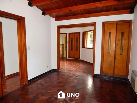 9 de Julio y Rodriguez - Casa de 2/3 Dormitorios.