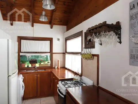 Casa 4 ambientes con 2 baños