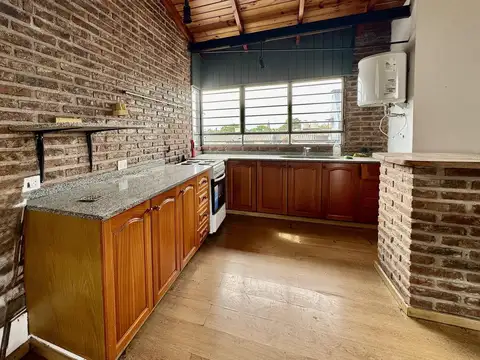 Casa 7 ambientes con 1 baño