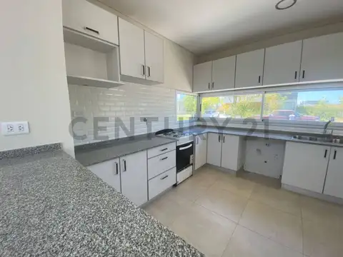 Casa en Alquiler de 3 dormitorios