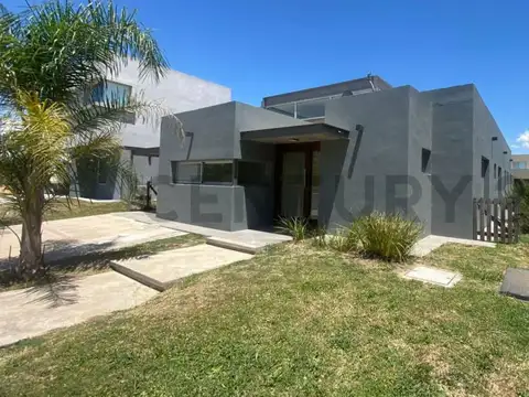 ALQUILER CASA ARAUCARIAS PUERTOS ESCOBAR