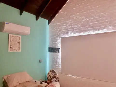 Casa en Alquiler con 3 cocheras