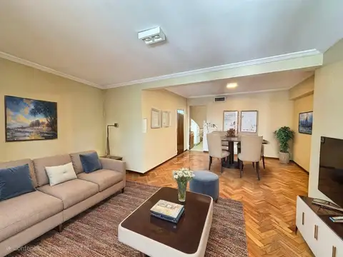 Departamento 8 ambientes con 3 baños