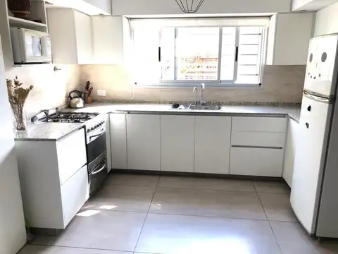 Casa Moderna,2 dormitorios 2 patios, terraza, opción cochera