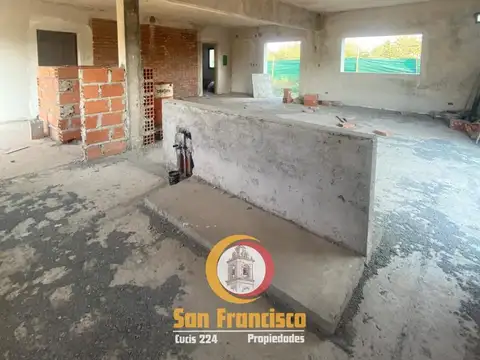 Terreno + Construccion en Venta