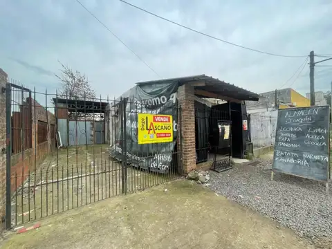 Locales + Terreno en Parque Roma 