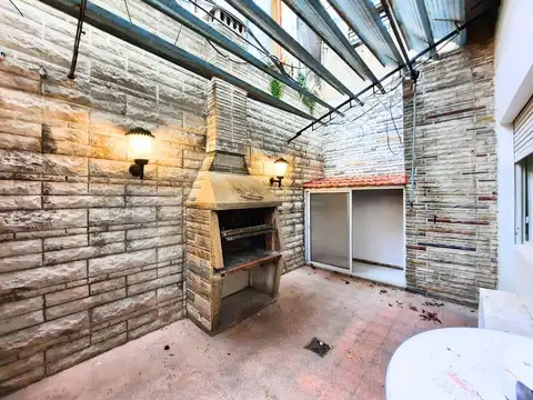 Alquiler Departamento calle 6 y 48-con parrila