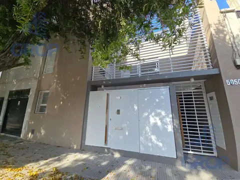 Venta 4 ambientes, suite, patio, terraza, excelente, frente. casi sin expensas. Villa Pueyrredon,