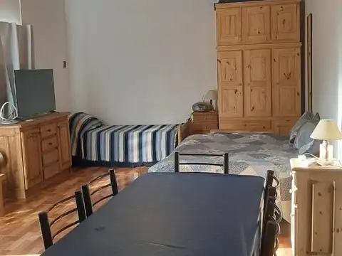 Depto Tipo Casa en Alquiler con 3 cochera