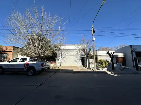 Excelente galpón/depósito ubicado en Centro Campana. Ubicación estratégica, Rubro alimenticio
