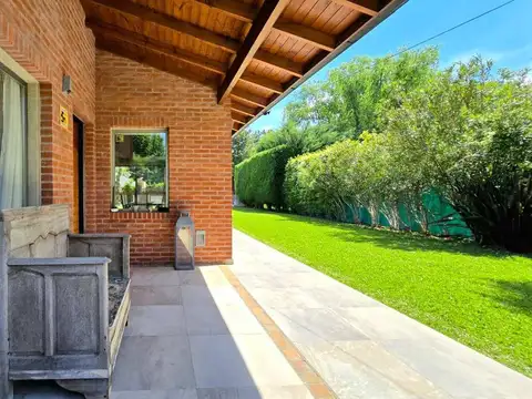 Casa en Venta con 1 cochera