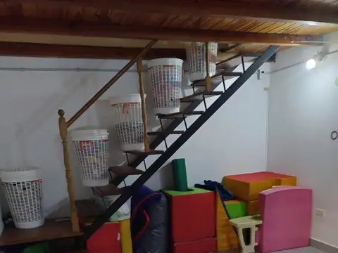 CASA IDEAL JARDÍN DE INFANTES, CLÍNICA, LABORATORIOS Y OFICI